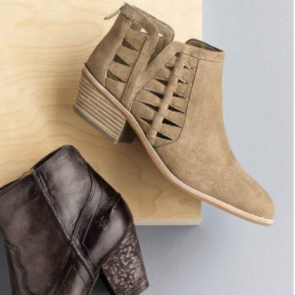 Vince Camuto Shoes - Vince Camuto 'Peera' Cutout Bootie